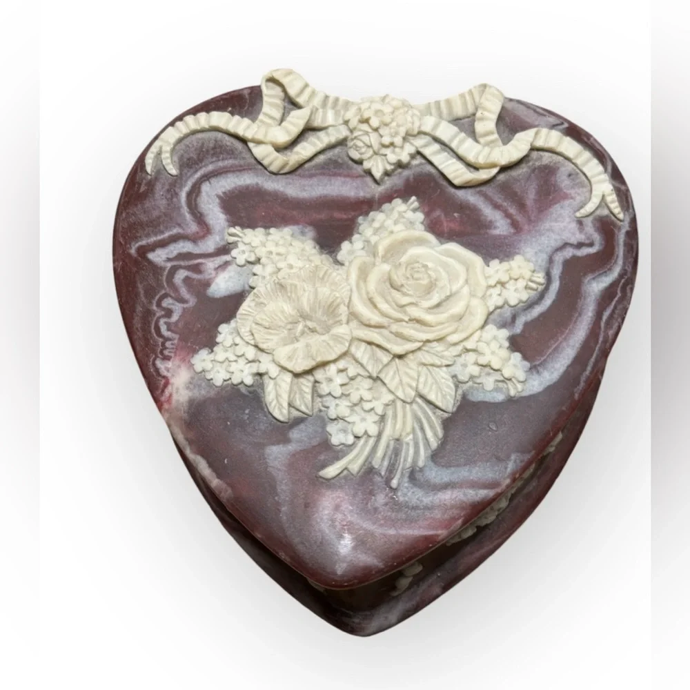 Vintage Incolay Heart Box with Carved Roses and Ribbon, Incolay Studios